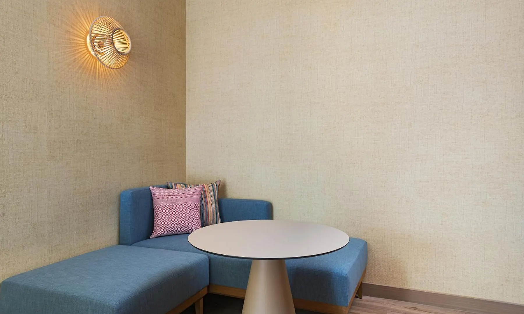Hotel Aloft Playa Del Carmen 5*,