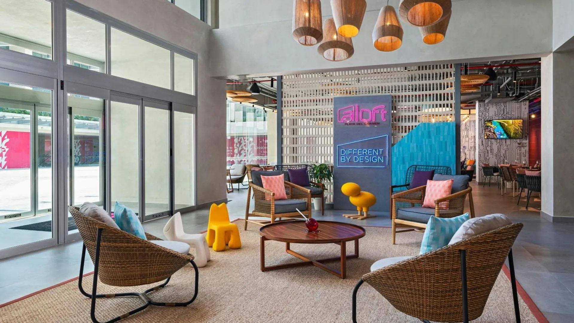 Hotel Aloft Playa Del Carmen 5*,